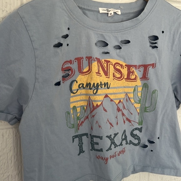 LOVE PEACE & LAZY DAYS WOMENS SUNSET CANYON TEXAS GRAPHIC CROP TEE - Picture 3 of 7